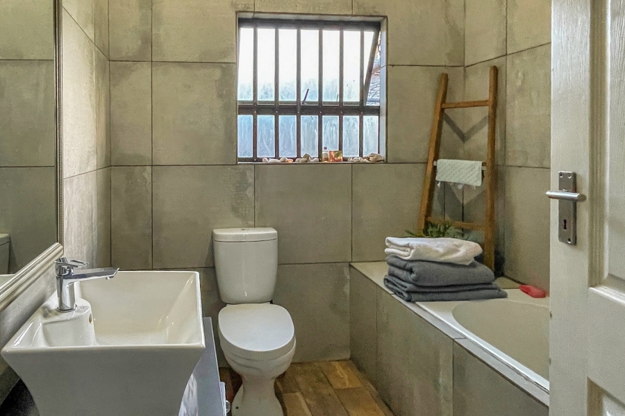 4 Bedroom Property for Sale in Wellington Central Western Cape